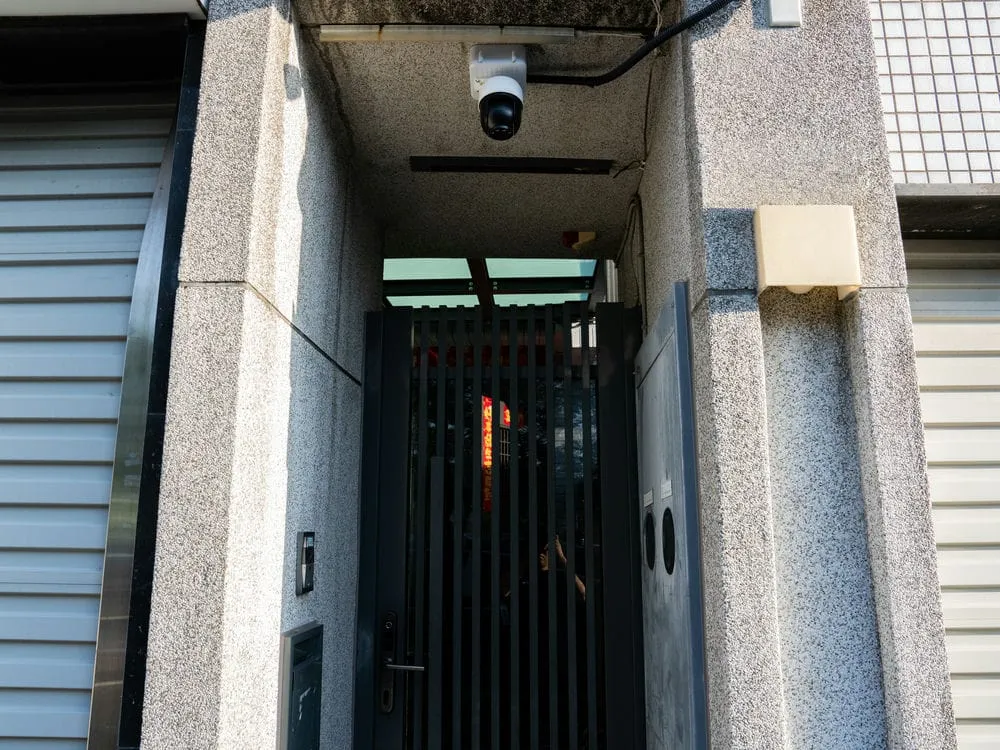 台中北屯區環太東路車庫球型+槍型網路監視器安裝 4